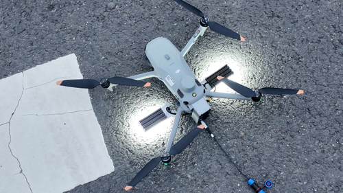 ข่าวล่าสุดเกี่ยวกับ Arrive Light, Illuminate Instantly | Field Application of the DJI M4 Tethered Lighting System